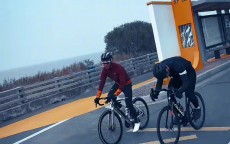 自律🚴韦世豪休赛期晒骑行视频：提前冬训，先环个太湖